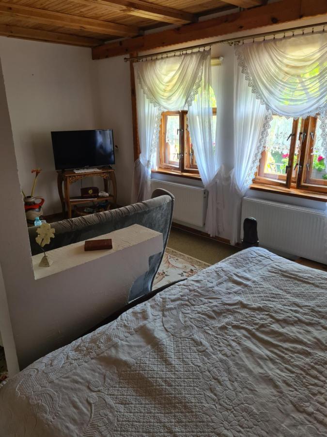 Dworek Sw.Antoniego Slawutowo Exteriér fotografie