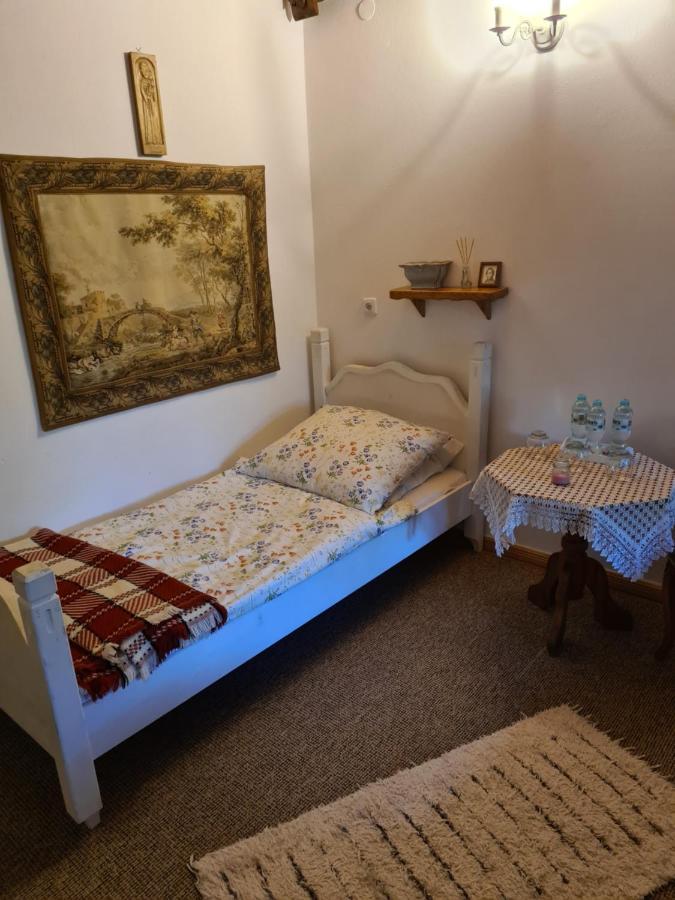 Dworek Sw.Antoniego Slawutowo Exteriér fotografie