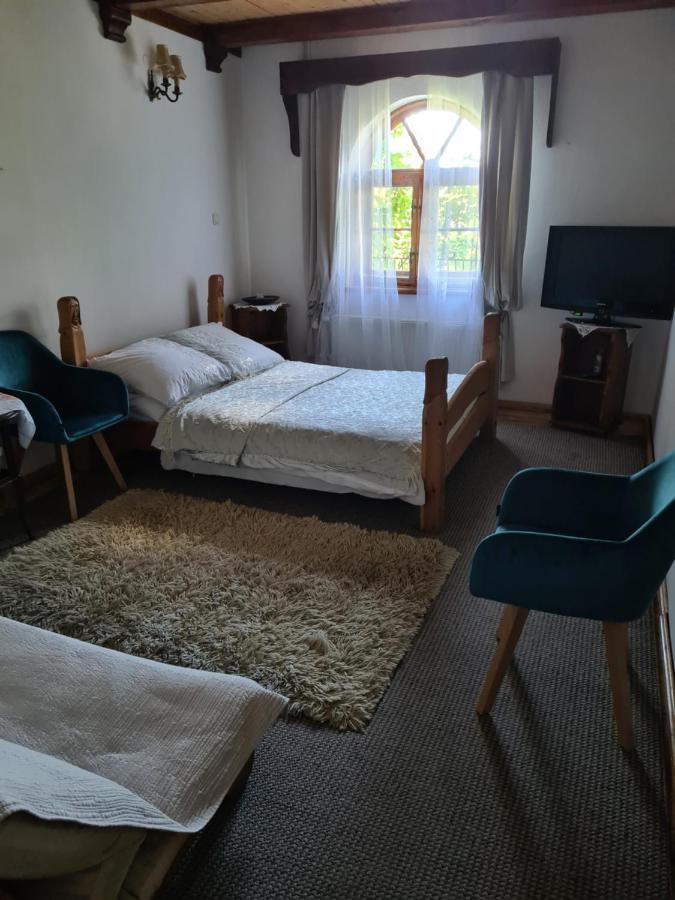 Dworek Sw.Antoniego Slawutowo Exteriér fotografie