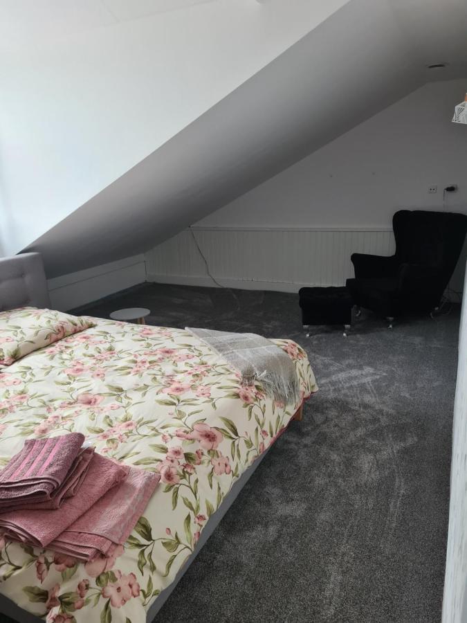 Dworek Sw.Antoniego Slawutowo Exteriér fotografie